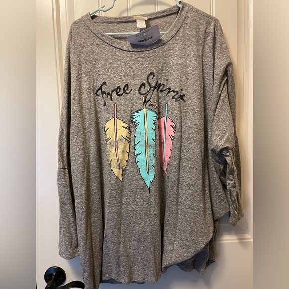 Tee for the Soul Boutique - Top - Picture 2 of 3